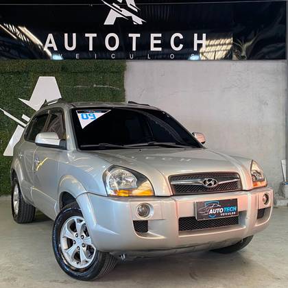 HYUNDAI TUCSON 2.0 MPFI GL 16V 142CV 2WD GASOLINA 4P MANUAL HYUNDAI TUCSON 2.0 MPFI GL 16V 142CV 2WD GASOLINA 4P MANUAL